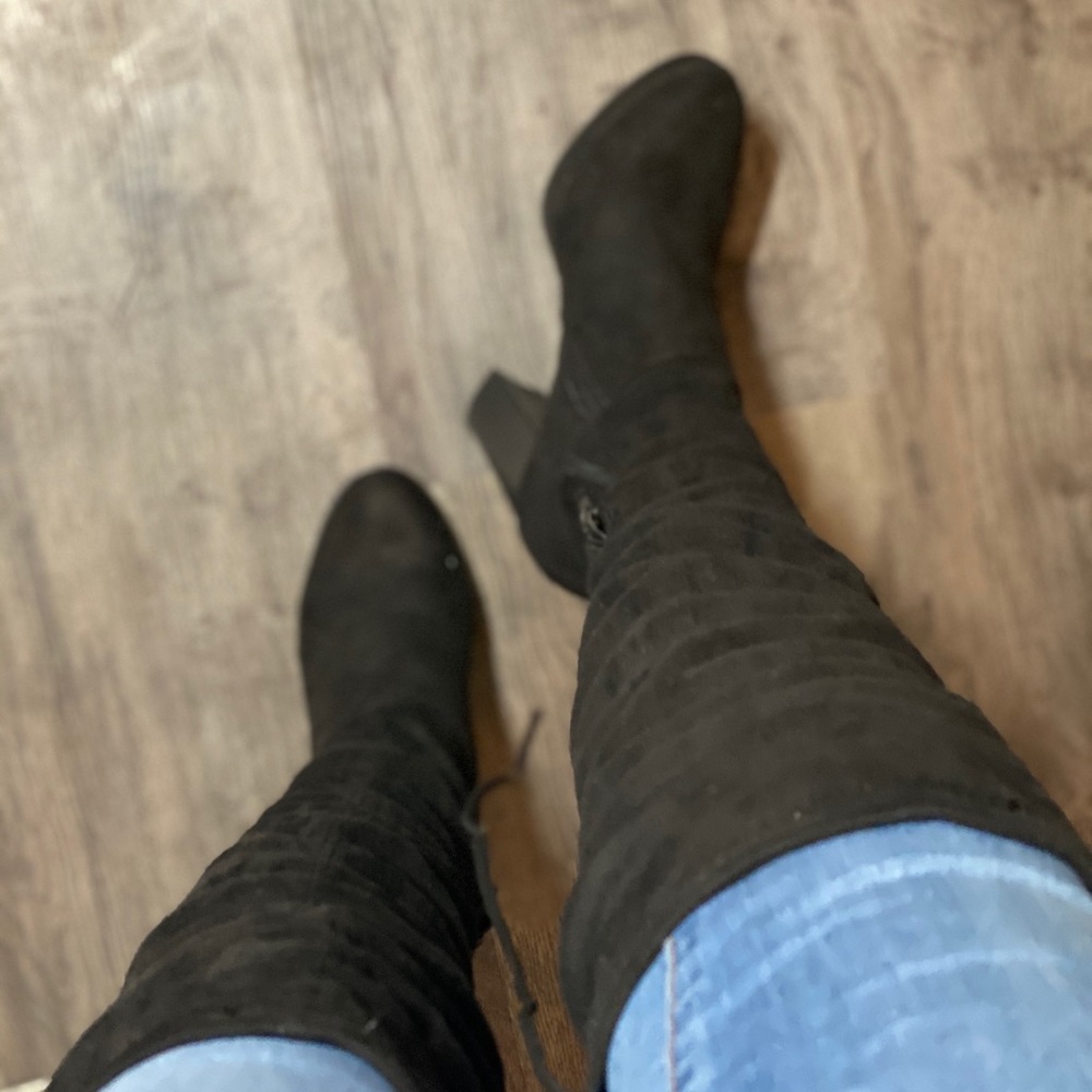 Knee high boots - Picture 3 of 3